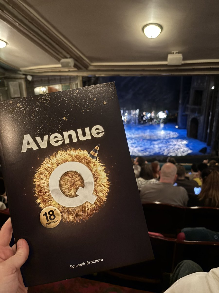 Stagey Sue tweet media