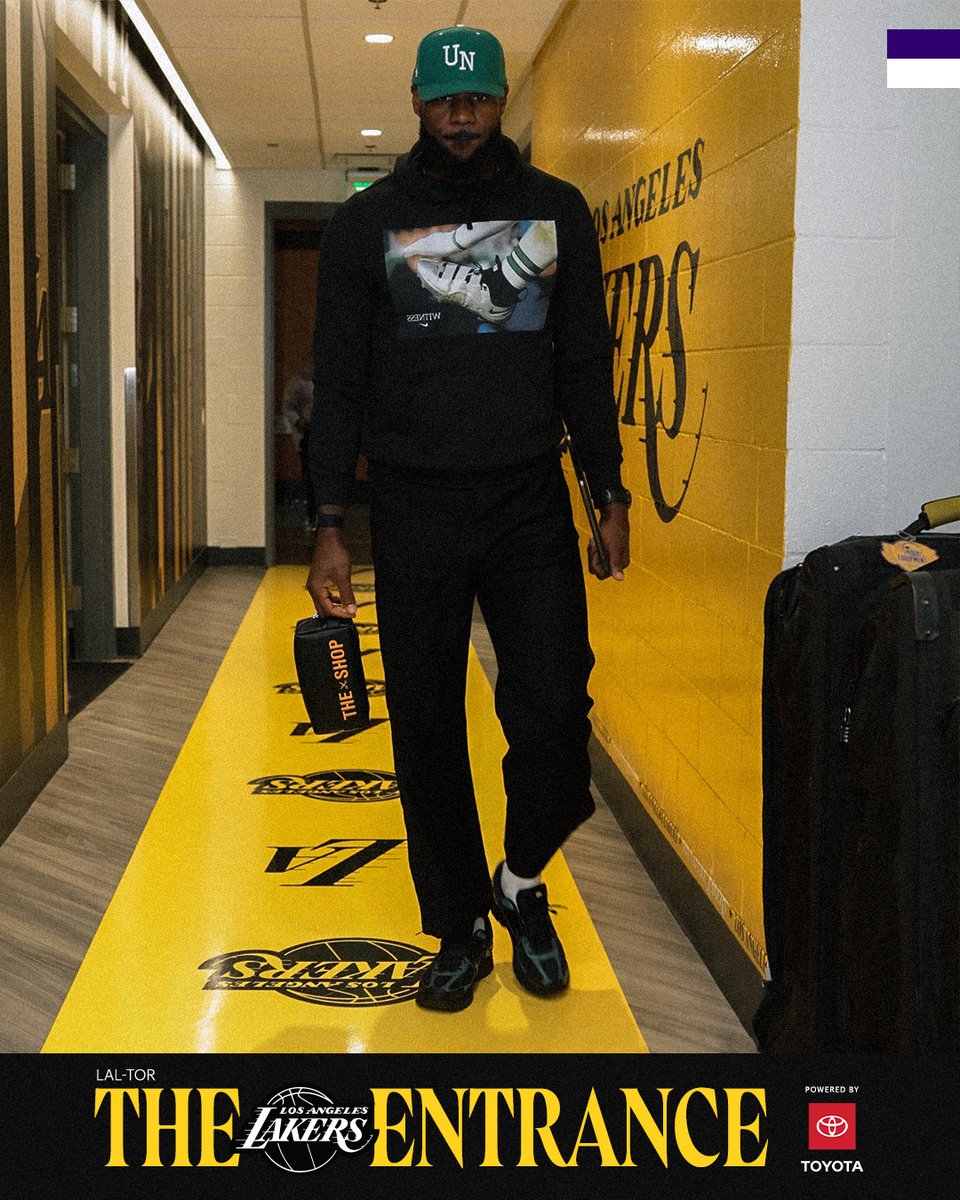 Lakers's tweet photo. Fresh fits

@ToyotaSoCal x #LakeShow https://t.co/fKawakPapE