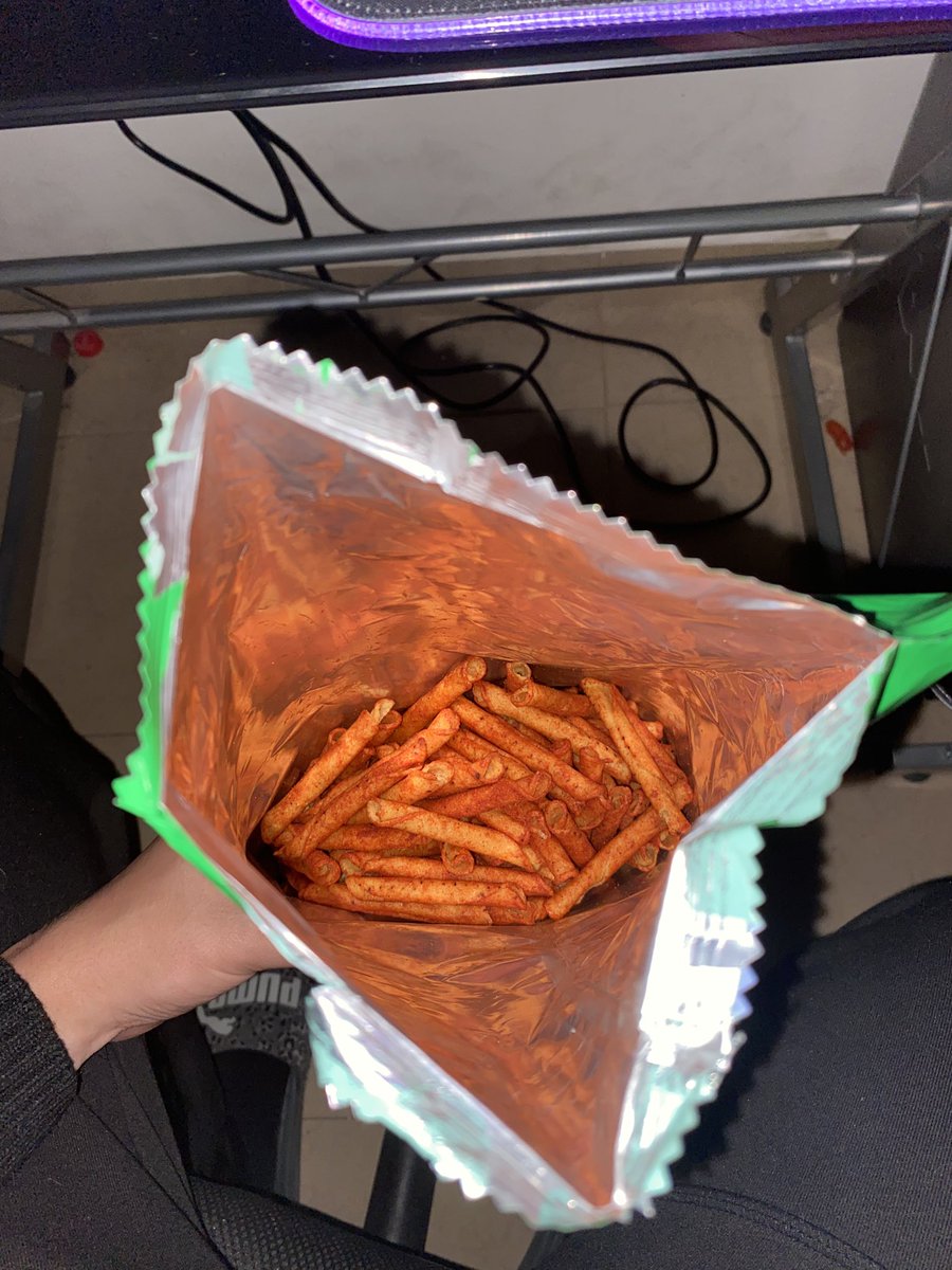 Que coraje con <a href="/TakisMx/">Takis México</a> <a href="/BarcelMx/">Barcel México</a> con hacer cada vez menos papás y llenar sus bolsas de puro aire.