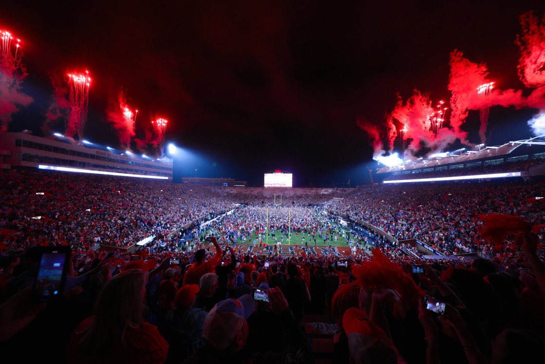 JPatterson__8's tweet image. Legendary Weekend🎇

#REBSWIN