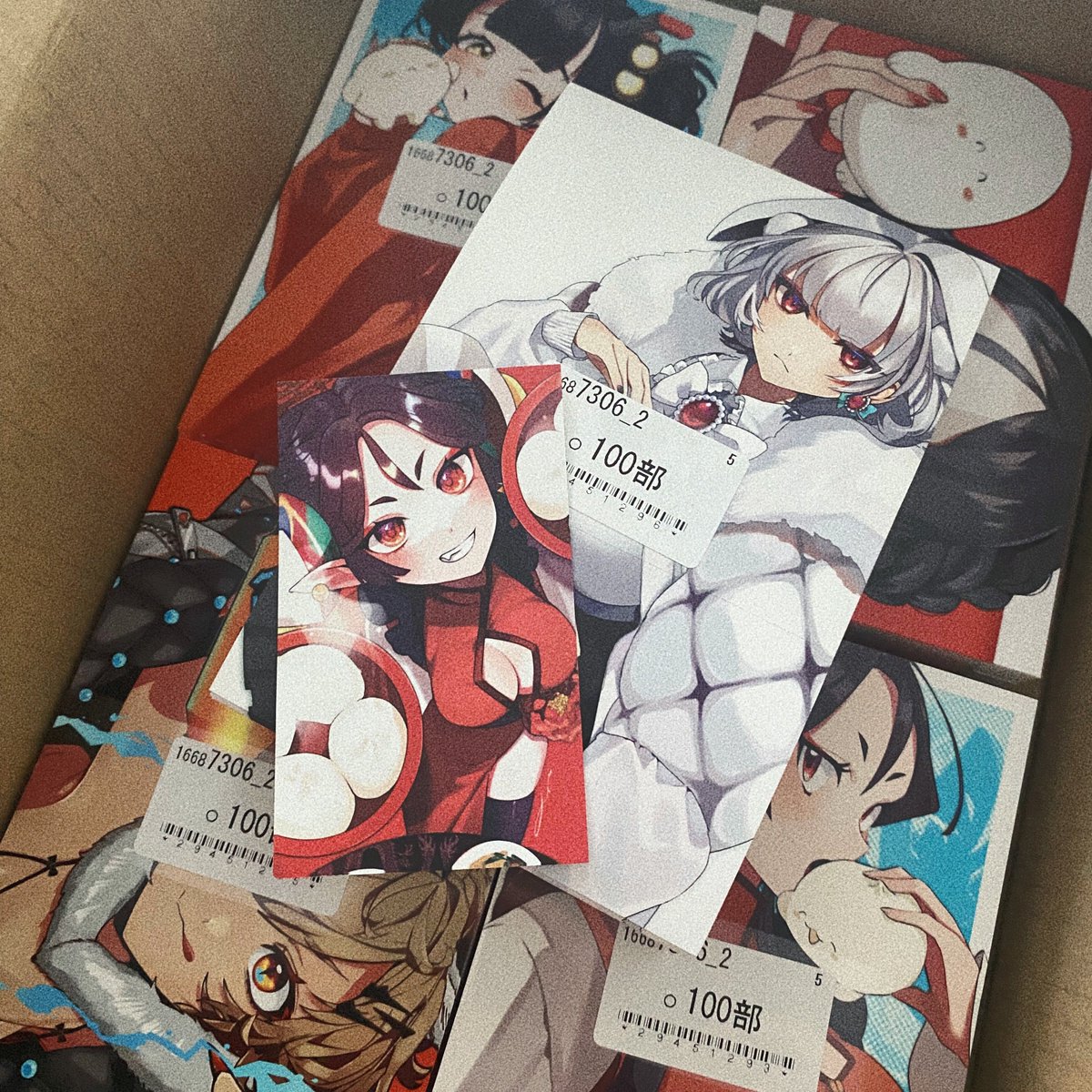 「ポストカードと名刺が届いた!入稿手間取ったりしたけど印刷された物見るとテンション」|ホ塔のイラスト