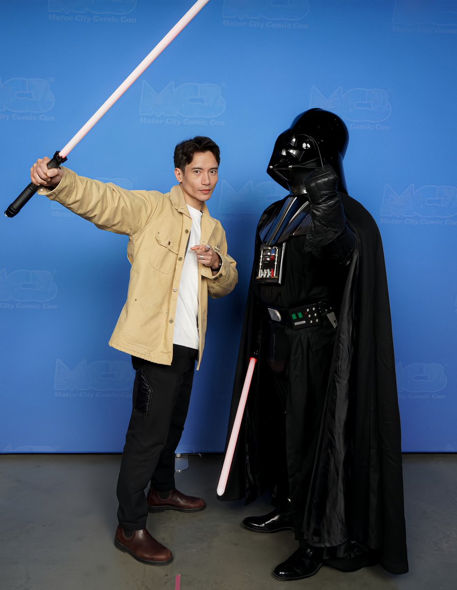 Manny Jacinto at Motor City Comic Con 2024.