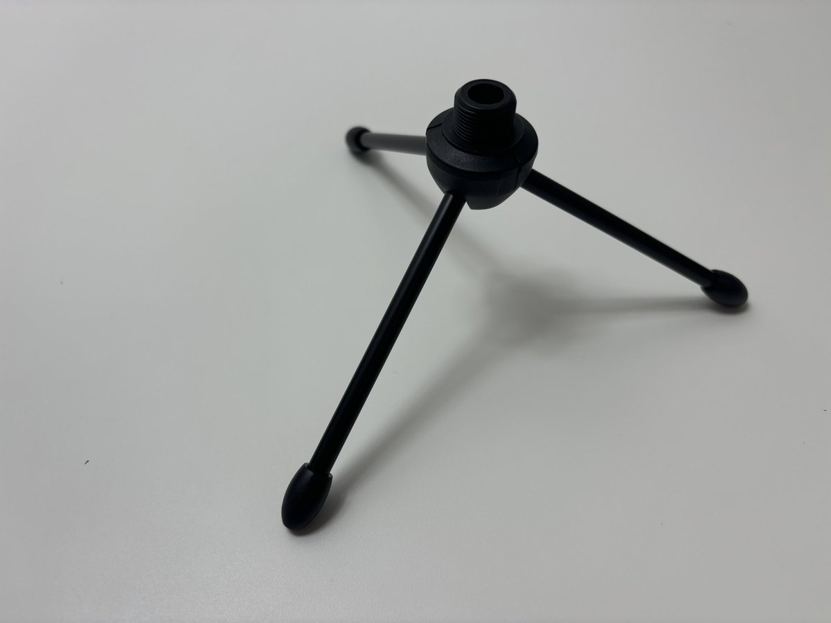 LionGadget's tweet photo. FIFINEのK669B到着！再封インプレッション。まず第一印象としてコンパクトさに驚いた。取り回しの良いサイズ感でかなり使い勝手良さそう。サラサラした質感で高級感もある。さて、音質はどうだろう。2週間使ってみて詳しいレビューをYouTubeにUPします！
#FIFINEK669B #FIFINE #K669B @fifinejp https://t.co/2ldXcpzcpS