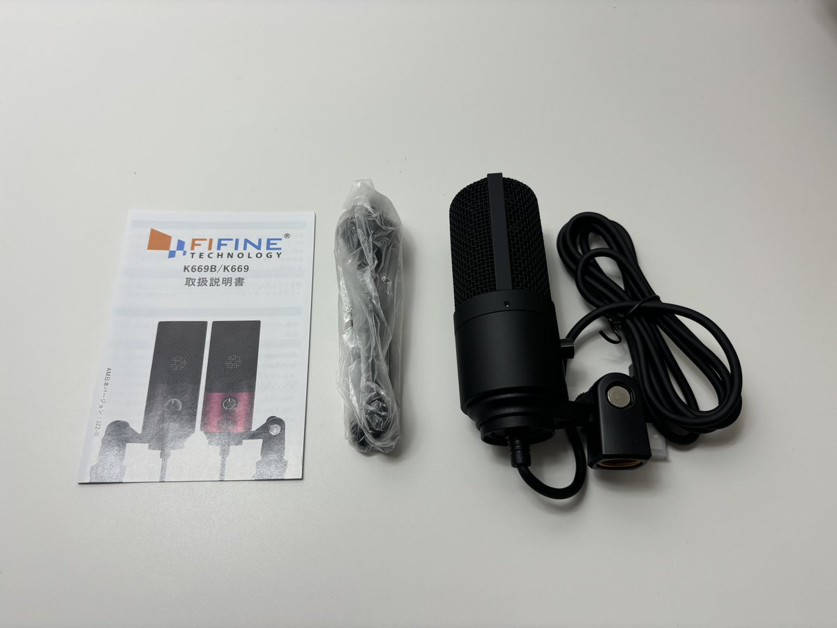 LionGadget's tweet photo. FIFINEのK669B到着！再封インプレッション。まず第一印象としてコンパクトさに驚いた。取り回しの良いサイズ感でかなり使い勝手良さそう。サラサラした質感で高級感もある。さて、音質はどうだろう。2週間使ってみて詳しいレビューをYouTubeにUPします！
#FIFINEK669B #FIFINE #K669B @fifinejp https://t.co/2ldXcpzcpS