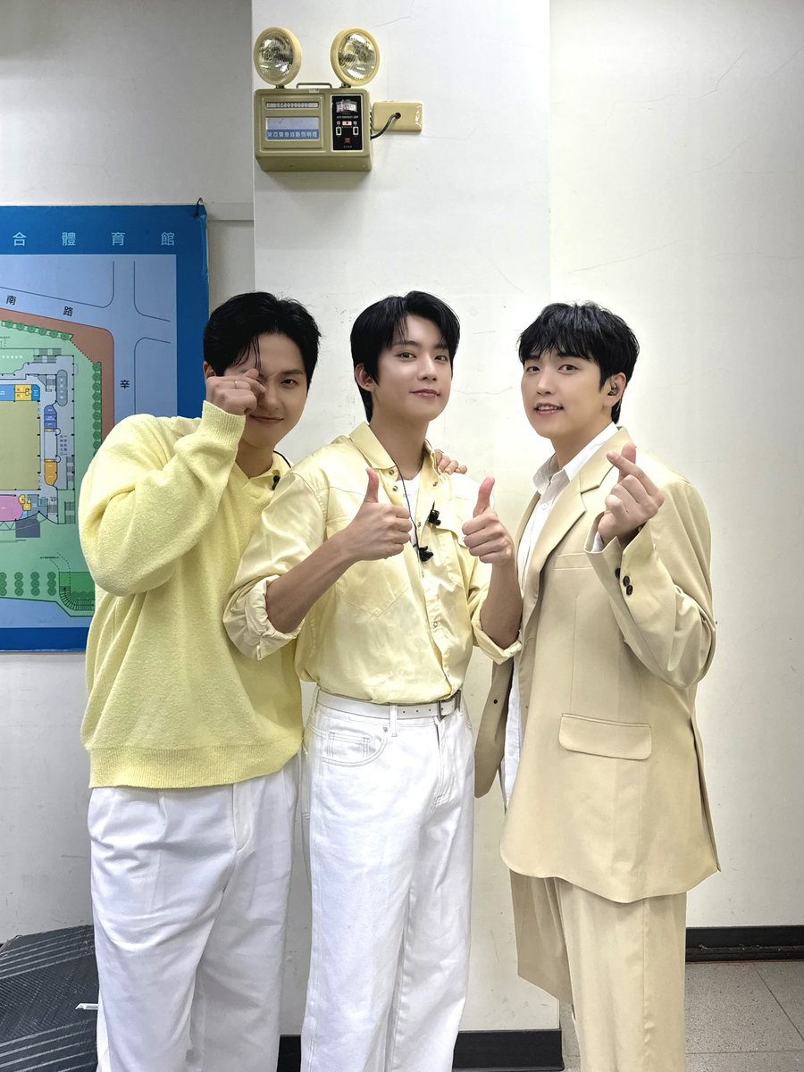 hello_gongchan's tweet image. [Trans] 241110 _B1A4OFFICIAL Twitter

[#B1A4Story] คอนเสิร์ต 2024 B1A4 13th Anniversary Fan &amp;lt;13ANA=DAY&amp;gt; ณ ไต้หวัน📸

การได้กลับมาเจอกันด้วยแฟนคอนเสิร์ต 13ANA=DAY สำเร็จลุล่วงแล้ว 💚
หากได้อยู่กับบีวันเอโฟร์ เมื่อไหร่ก็แจ่มใสเสมอ ☀️

#B1A4
#13ANA_DAY #반하는_날