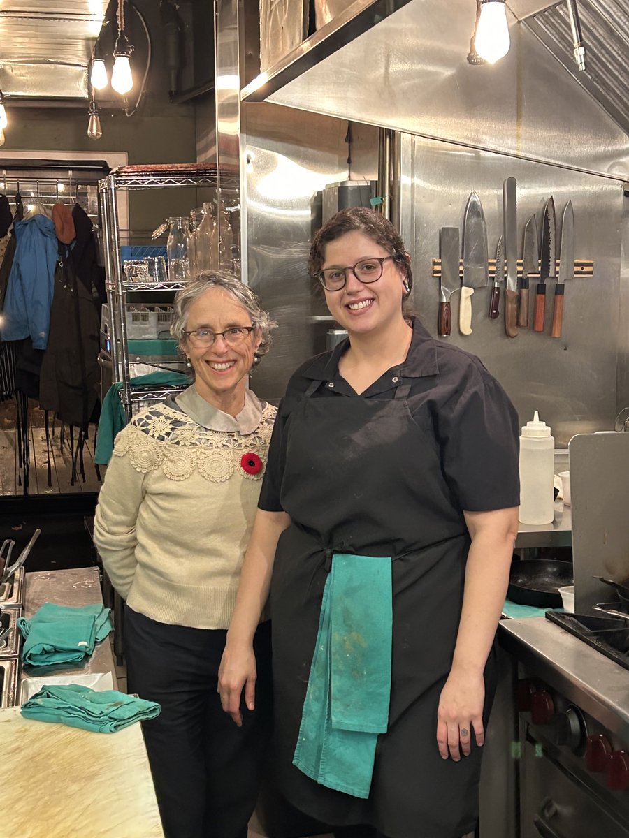 DianneSaxe's tweet image. Fabulous vegan dinner at #Hawker restaurant in ⁦@KensingtonMkt⁩!