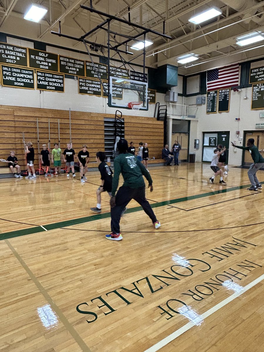 hussonmbb's tweet photo. The Eagles spent Saturday at MDI HS w 70 campers helping run a clinic. Great day for the Eagles. 🦅 https://t.co/MOFAHdh6fF