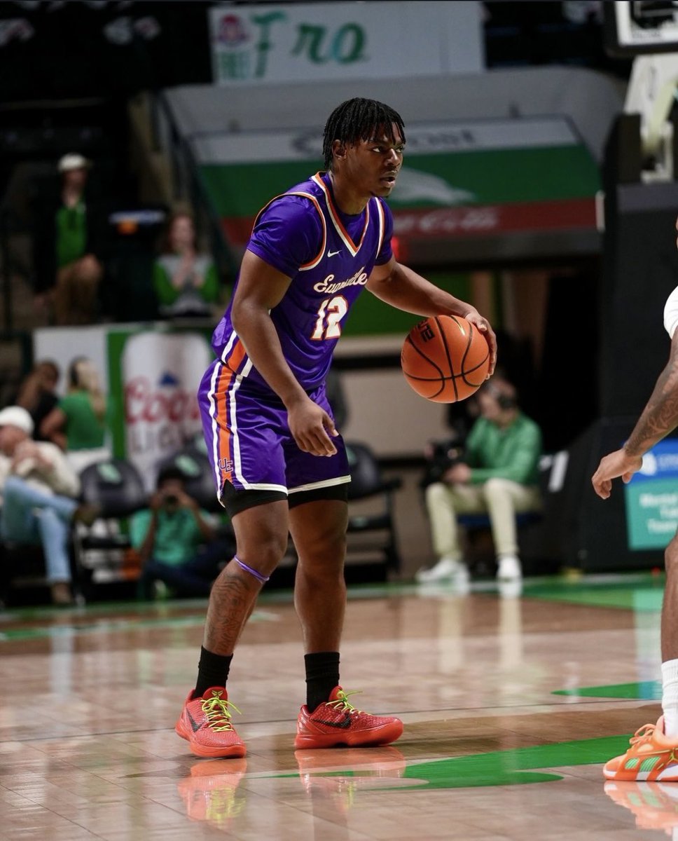 Rico (@gymratsrico) on Twitter photo NEWS: Tayshawn Comer is avg’n 15 PPG in ✌🏼 games, while shooting 40% from 3️⃣ and 52% from the field for the Evansville Purple Aces to start the season. 🗞️🔥
<a href="/Tayshawn_Comer/">Tayshawn Comer</a> I #ForTheAces NEWS: Tayshawn Comer is avg’n 15 PPG in ✌🏼 games, while shooting 40% from 3️⃣ and 52% from the field for the Evansville Purple Aces to start the season. 🗞️🔥
<a href="/Tayshawn_Comer/">Tayshawn Comer</a> I #ForTheAces