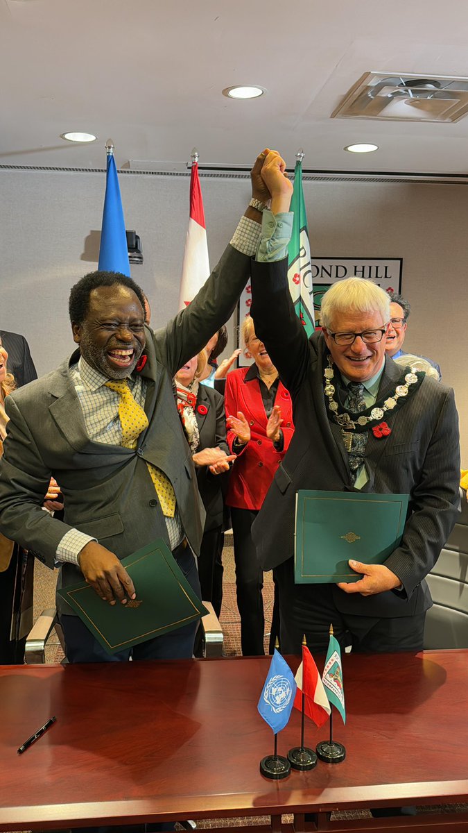 UNUINWEH's tweet image. A historic day in Richmond Hill, Canada
The UN Under-Secretary-General ๐บ๐ณand Mayor of Richmond Hill ๐จ๐ฆ signed an agreement to partner on sustainability transition.
Learn more about this partnership: unu.edu/inweh/news/uniโฆ