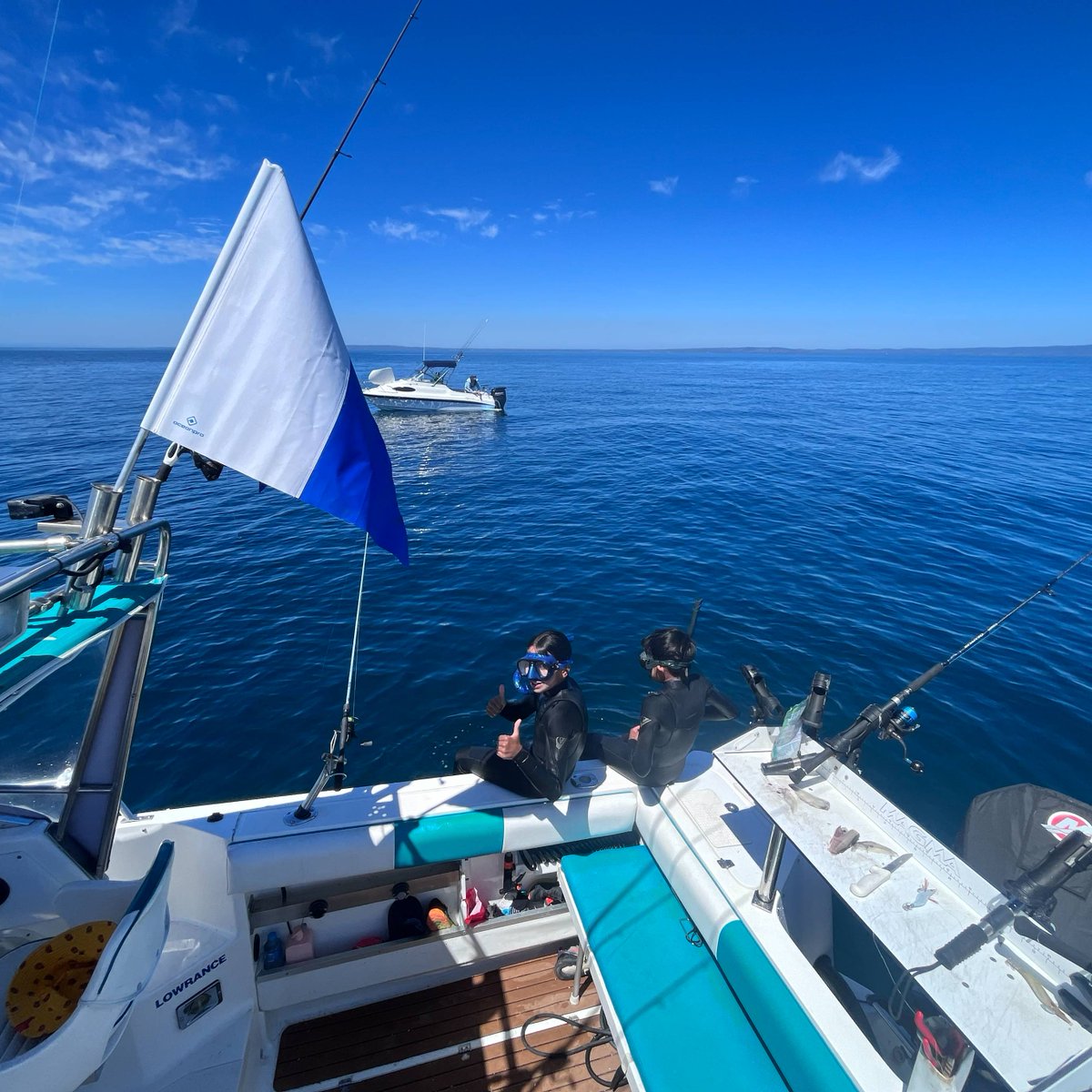 There’s no doubt about it, boating brings people together in the great outdoors!
For some, boating means cruising and fishing, For others, it means water skiing or sailing. 
There’s also an underwater world waiting to be explored and snorkelling is a great way to experience it.