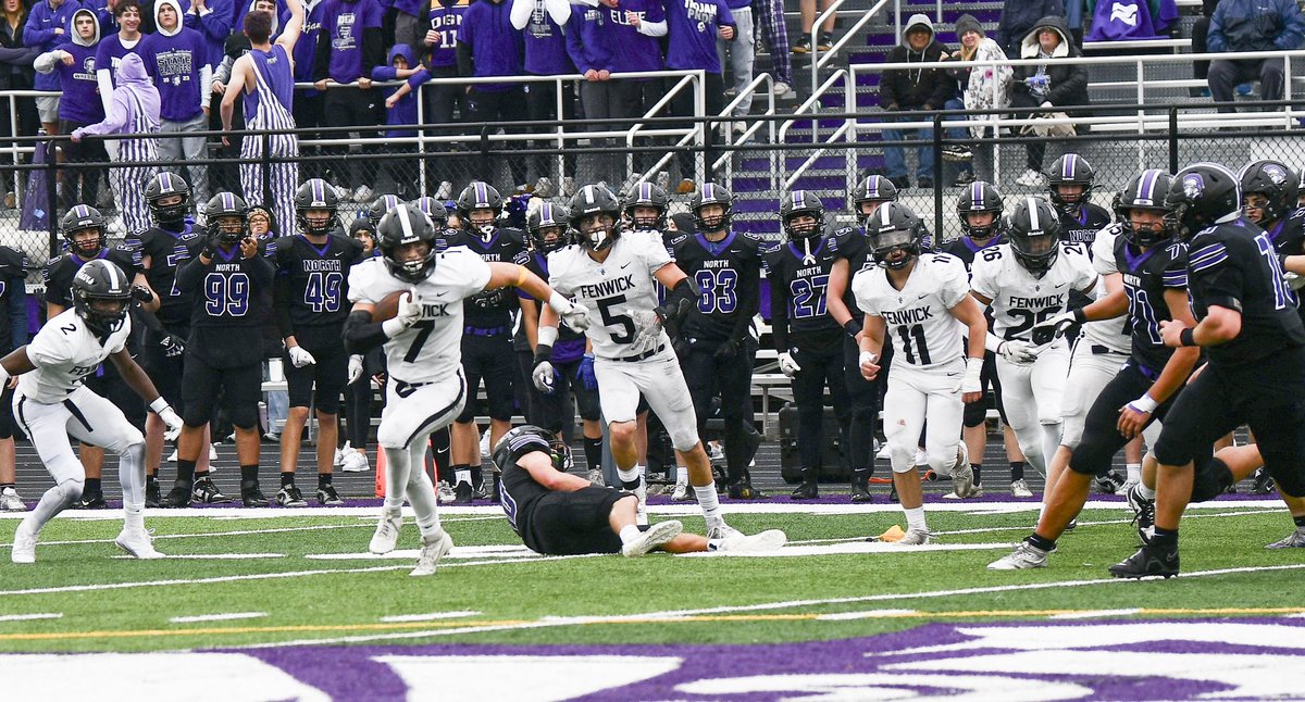 tommy_thies9's tweet photo. I am going to miss playing with this team! Thank you Seniors and Coaches for an awesome season and great experience! https://t.co/R7bvluyH9l