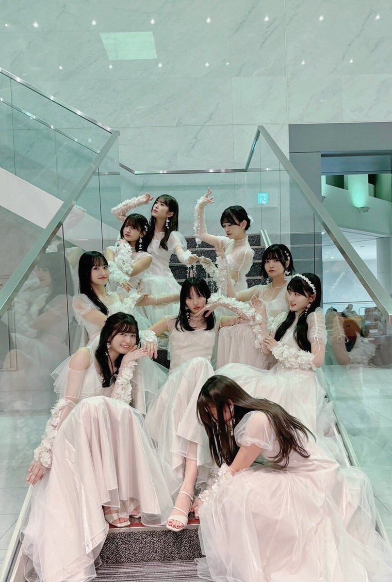 oco_sakura39's tweet photo. 【乃木坂あるある】
もれなく全員お姫様 https://t.co/KnBgfZkOhS