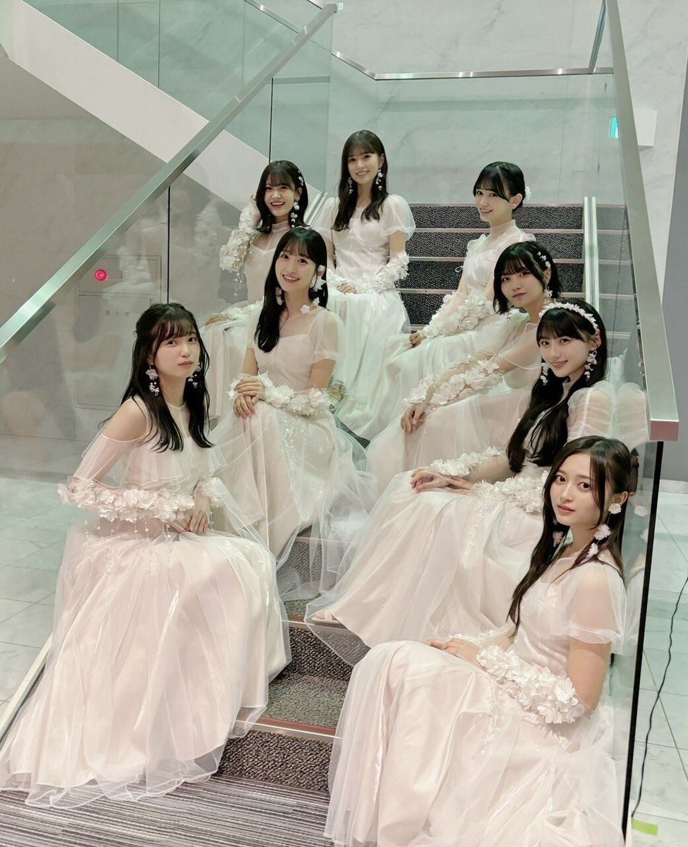 oco_sakura39's tweet photo. 【乃木坂あるある】
もれなく全員お姫様 https://t.co/KnBgfZkOhS