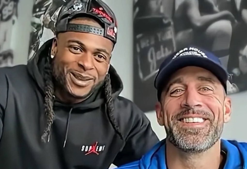 Davante Adams finished with 31 yards on… 13 TARGETS against the Cardinals 😂😂