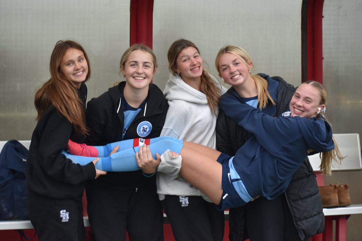 Thank you to these five seniors 🫶🥹

Pushing the standard of the program and finding themselves a part of 4 straight Monsignor Martin Championships and 2 State Championship games. 🩵⚽️