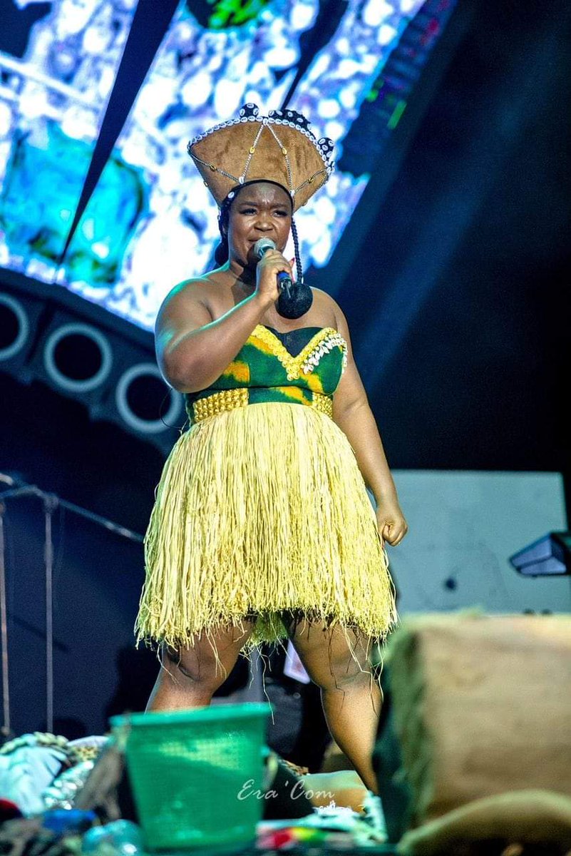 Relais_Magazine's tweet photo. #primud2024 

🚨 Degammage 2 prissy est la MEILLEURE HUMORISTE DE L'ANNÉE 2024.

#primudbetmomosponsorofficiel #PRIMUD #cotedivoire #culture #molare #MGroup #stars 
#RelaisMagazine https://t.co/y9X28otO58