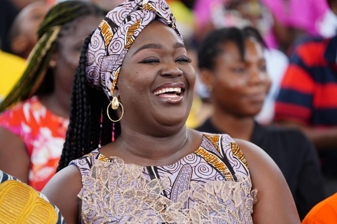 Relais_Magazine's tweet photo. #primud2024 

🚨 Degammage 2 prissy est la MEILLEURE HUMORISTE DE L'ANNÉE 2024.

#primudbetmomosponsorofficiel #PRIMUD #cotedivoire #culture #molare #MGroup #stars 
#RelaisMagazine https://t.co/y9X28otO58