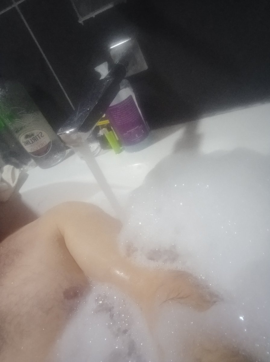 Jakuzi de icnek Cok guzel insani dinlsndiriyod