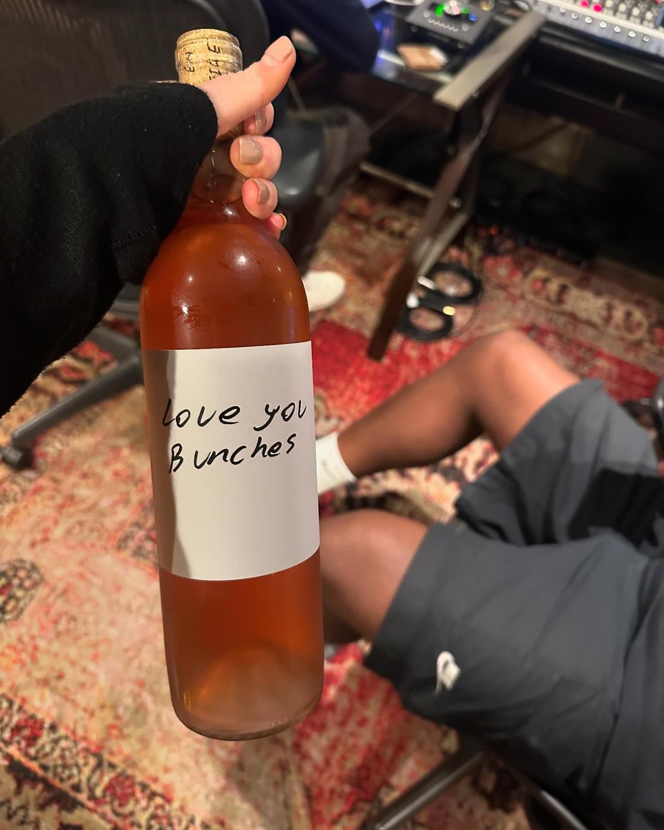 📲| Ellie Goulding on her latest Instagram post: 

— ‘LA stuff. Bye for now. x’.