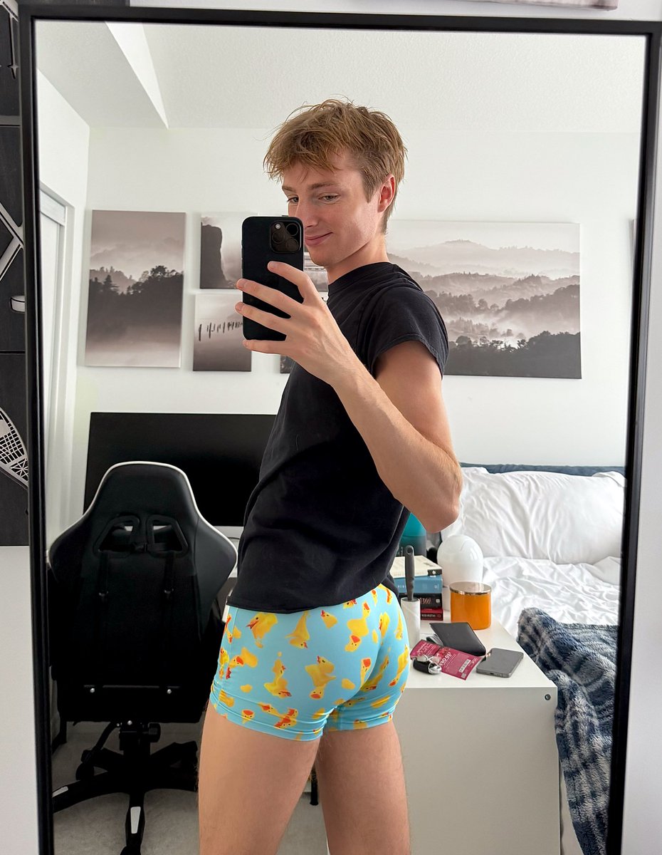 anselprower's tweet photo. Butt-quack https://t.co/ynf74EVd4o