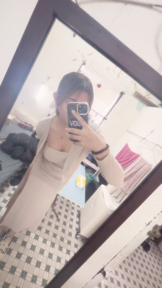 這個天氣是不是很想跟我抱抱呢 https://t.co/YUhh7gkcKA