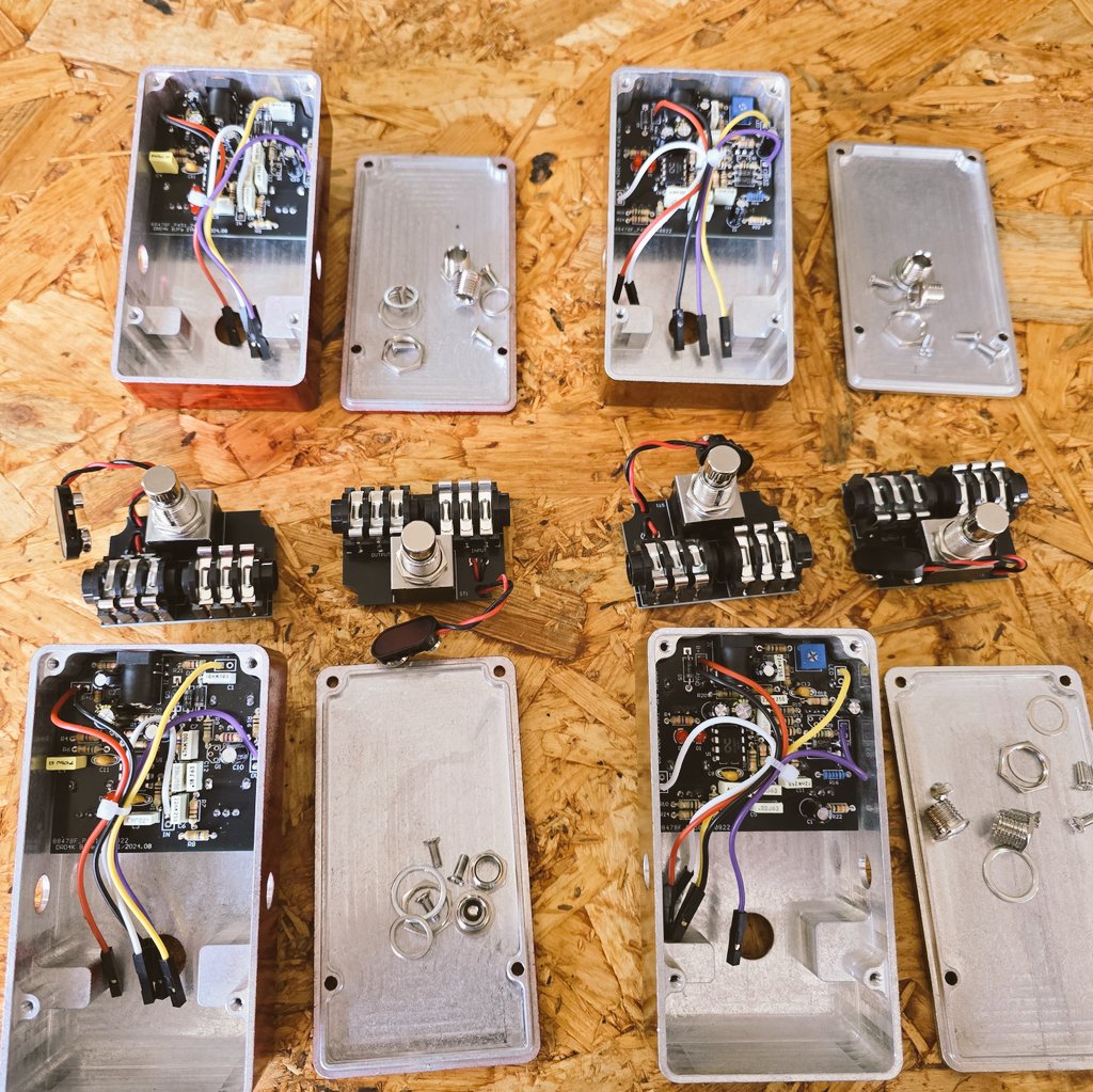 tomokazkawamura's tweet image. ちょっとづつですが組み込んでいます。

これだけやって4台か。。
今は私が組み込んでいます。
頑張ります。
 #Onecontrol 

 #Bjfeinyourhand