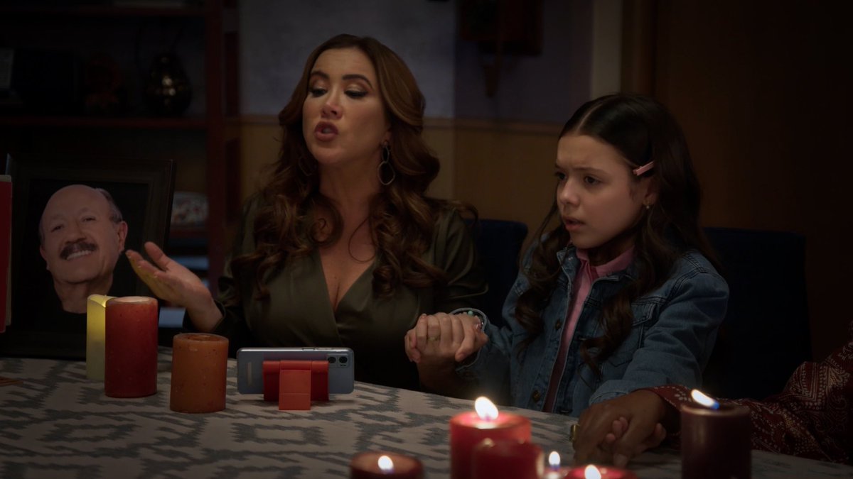 Compayitoof's tweet image. Necesito que Yadira me haga un exorcismo ya! #Compayito regresaaaaaaa