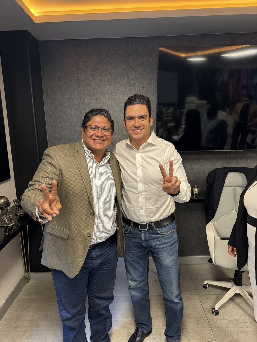JCatalanAvila's tweet photo. Felicito a mi tocayo @JorgeRoHe quien será el próximo Presidente de @AccionNacional. ¡Vamos por un PAN unido, incluyente, y ganador!

#UnirRenovarGanar. https://t.co/ZdzFUpk74l