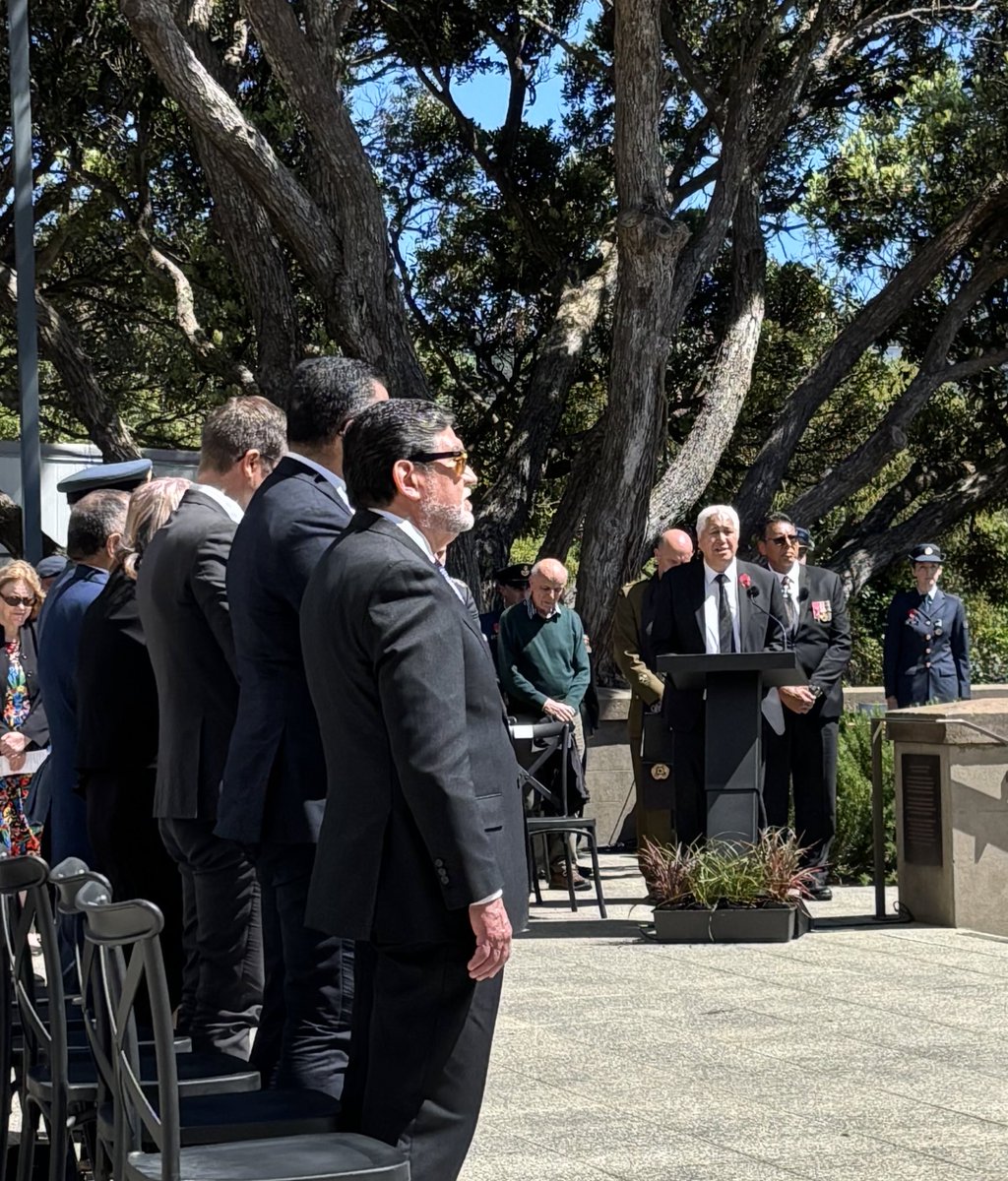 ArdvanderVorst's tweet photo. On #ArmisticeDay 2024, we honour the sacrifices made for peace.
Humbled to stand with New Zealand in remembrance, alongside our diplomatic friends. Let’s continue working hand-in-hand for a future of unity and lasting peace.
#LestWeForget #NZremembers 
👉🏻https://t.co/0rGjVDerbe https://t.co/8xuwYjdN1r