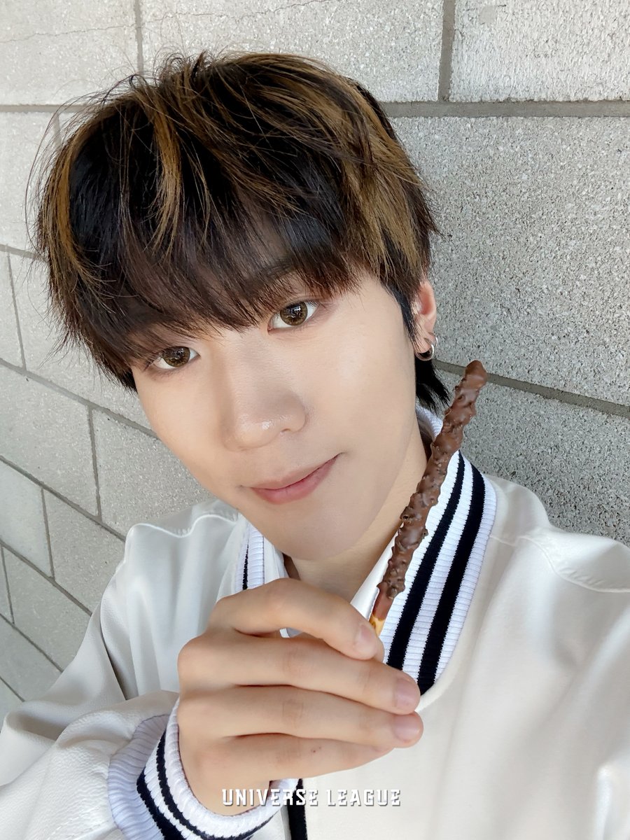 unvs_league's tweet image. 띵동! (💌)
달콤한 선물이 도착했습니다 🍫
선수들이 주는 빼빼로를 받아주세요!

소년들의 생존을 결정할
첫 번째 글로벌 팬 투표 진행 중!

#유니버스리그 #universeleague
#제임스 #장경호 #지앙판