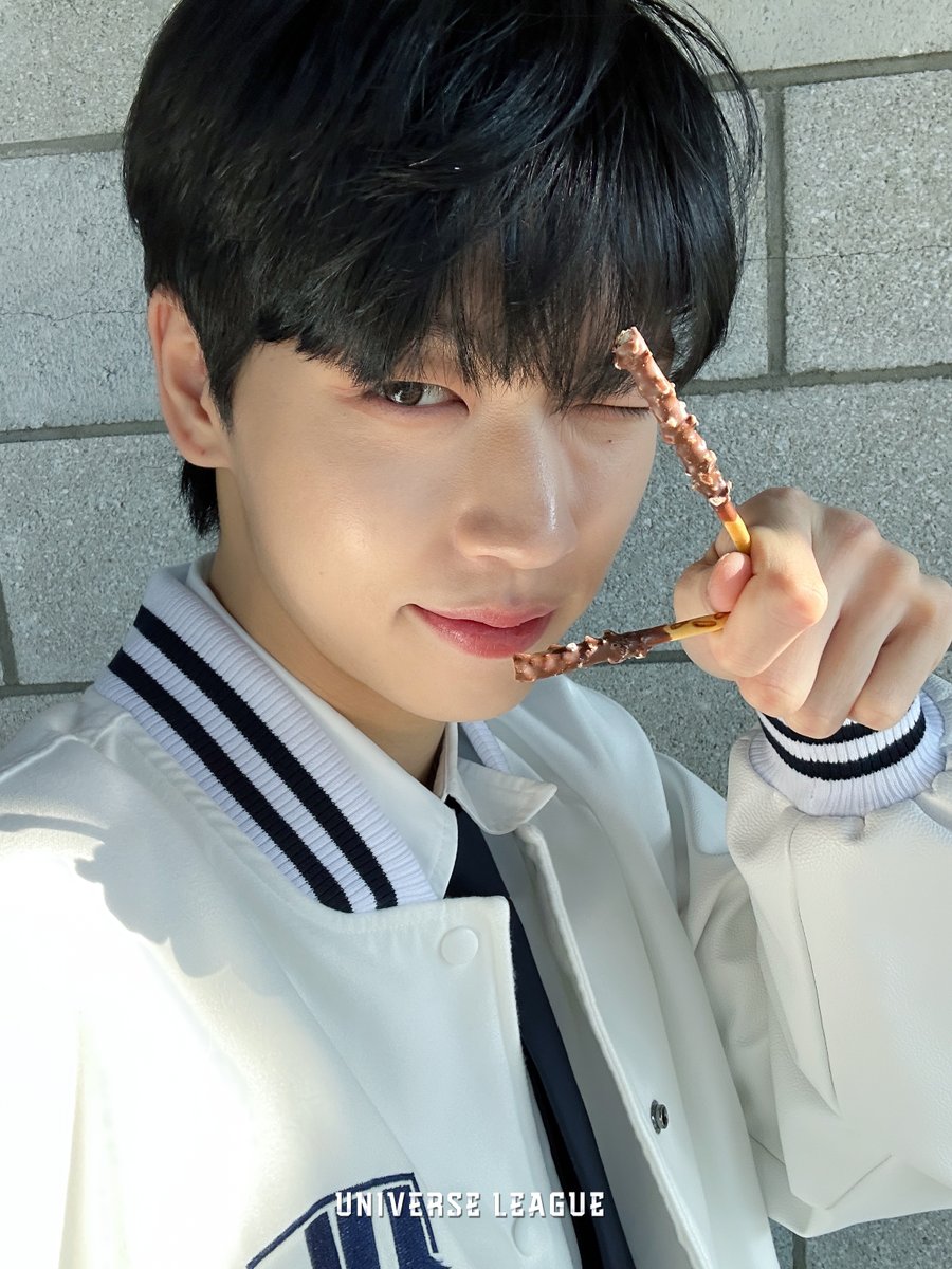 unvs_league's tweet image. 띵동! (💌)
달콤한 선물이 도착했습니다 🍫
선수들이 주는 빼빼로를 받아주세요!

소년들의 생존을 결정할
첫 번째 글로벌 팬 투표 진행 중!

#유니버스리그 #universeleague
#김대윤 #김동윤 #김기중