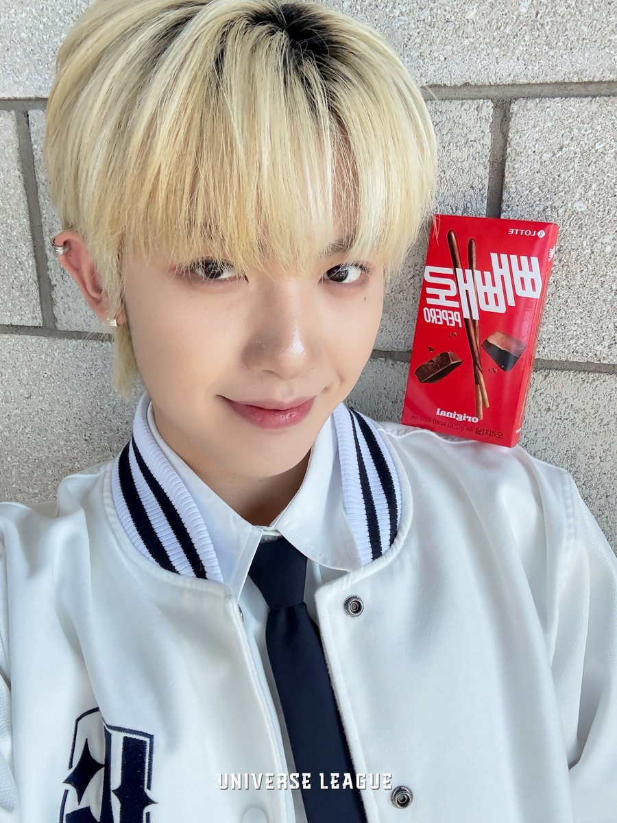 unvs_league's tweet image. 띵동! (💌)
달콤한 선물이 도착했습니다 🍫
선수들이 주는 빼빼로를 받아주세요!

소년들의 생존을 결정할
첫 번째 글로벌 팬 투표 진행 중!

#유니버스리그 #universeleague
#권희준 #리쯔누오 #리쯔웨이