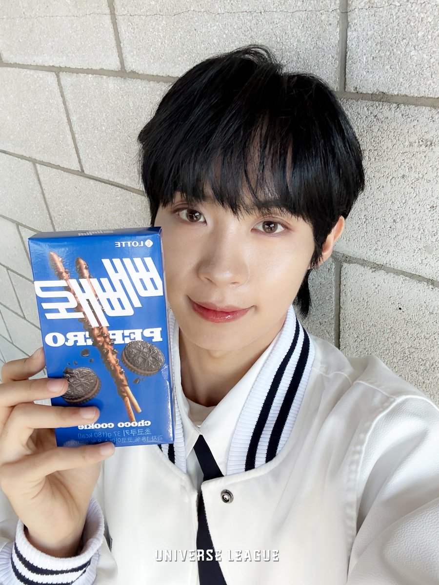 unvs_league's tweet image. 띵동! (💌)
달콤한 선물이 도착했습니다 🍫
선수들이 주는 빼빼로를 받아주세요!

소년들의 생존을 결정할
첫 번째 글로벌 팬 투표 진행 중!

#유니버스리그 #universeleague
#권희준 #리쯔누오 #리쯔웨이