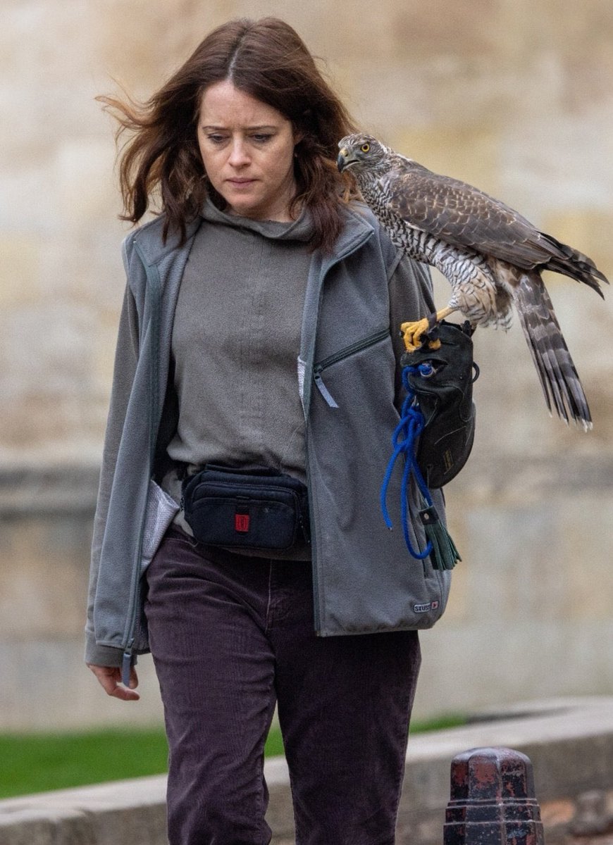 📷 | Claire Foy on the set of "H is for Hawk"