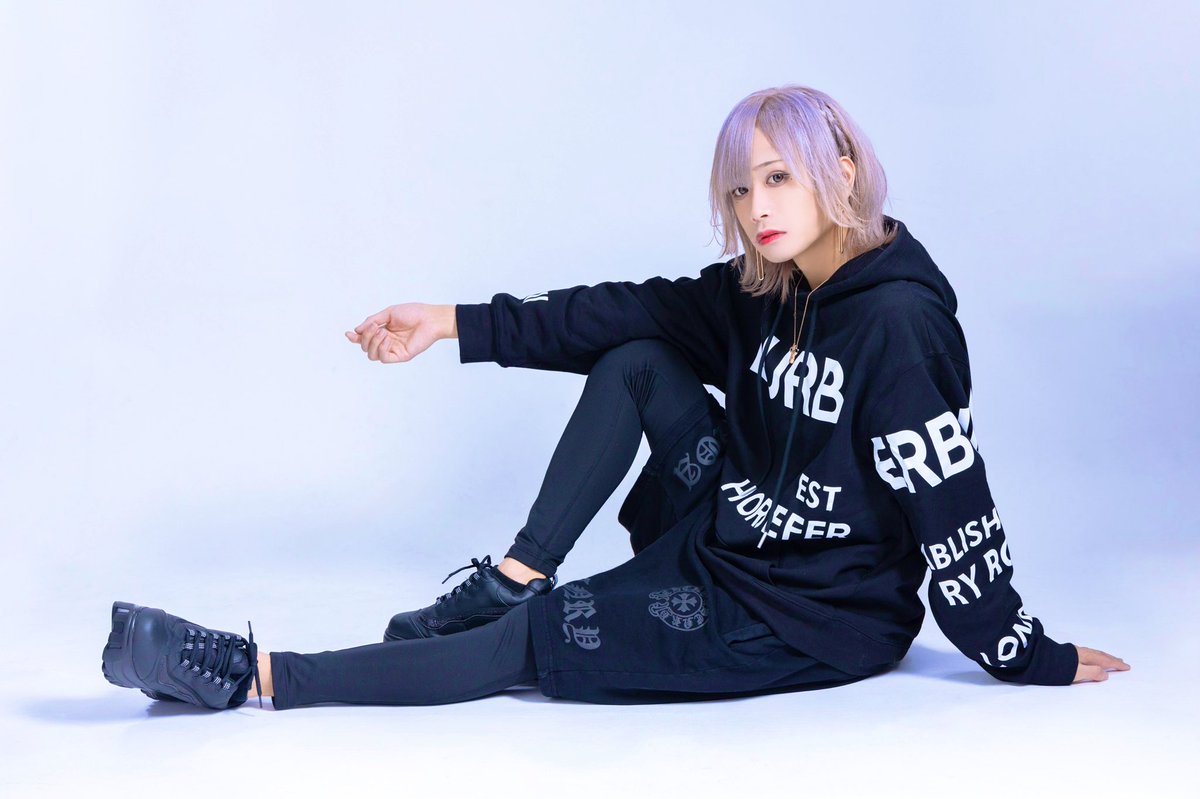REBORN0225's tweet photo. 📸撮影してきたよ📸

🔥Tiktok配信毎日トータル6時間🔥

  🔥トップライバー目指してます🔥

インスタTiktokフォローお願いします

🔥応援してください😊良いね＆ RT🔥

#TikTokライブ  #インスタ #ホスト 
#ホストル求人 #ホスト体入 #拡散 
#歌い手 #V系 #いいねお願いします https://t.co/QLjv3neoUw