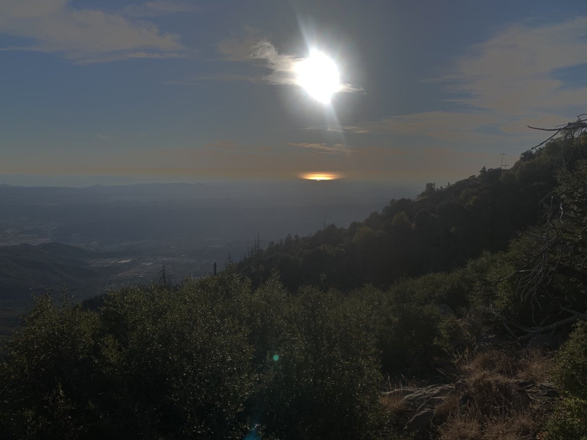 TIVDrivermedic's tweet photo. From mnt Palomar today . That orange spot is a reflection on the Pacific Ocean 🌊 #WXCA https://t.co/KR519hOCBk