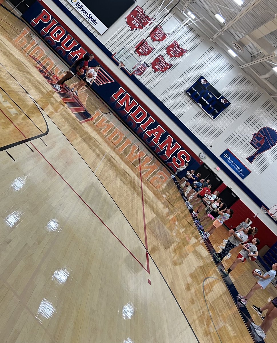 PiquaGirlsHoops's tweet image. Piqua Lady Indian Basketball Labs have started! High School &amp;amp; JR High Coaches are running the labs! Focus on developing basic basketball skills &amp;amp; game knowledge!  Spread the word, looking to grow this program! Saturday and Sundays 4-6 pm at the HS!
#WeArePiqua
#FundamentalsMatter