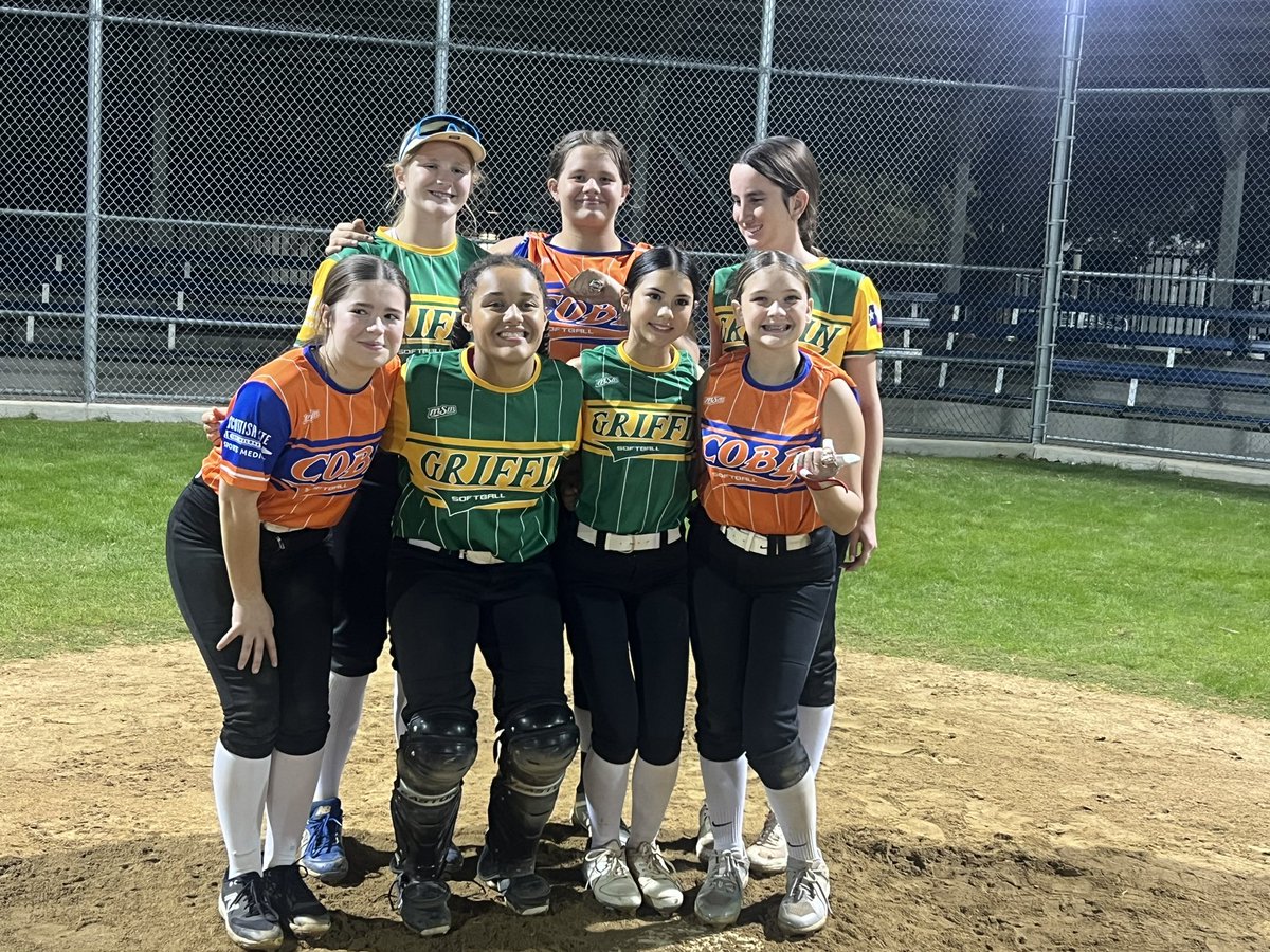 Emma Selig tweet media