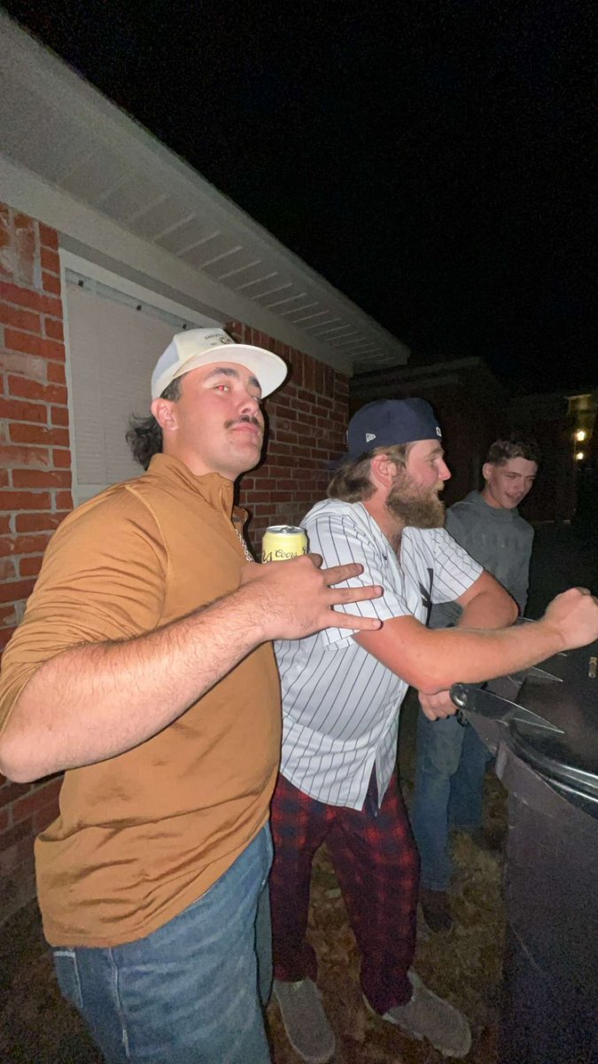 JDMosley4's tweet photo. @CoorsLight oughta sponsor me https://t.co/81eLUU1c03