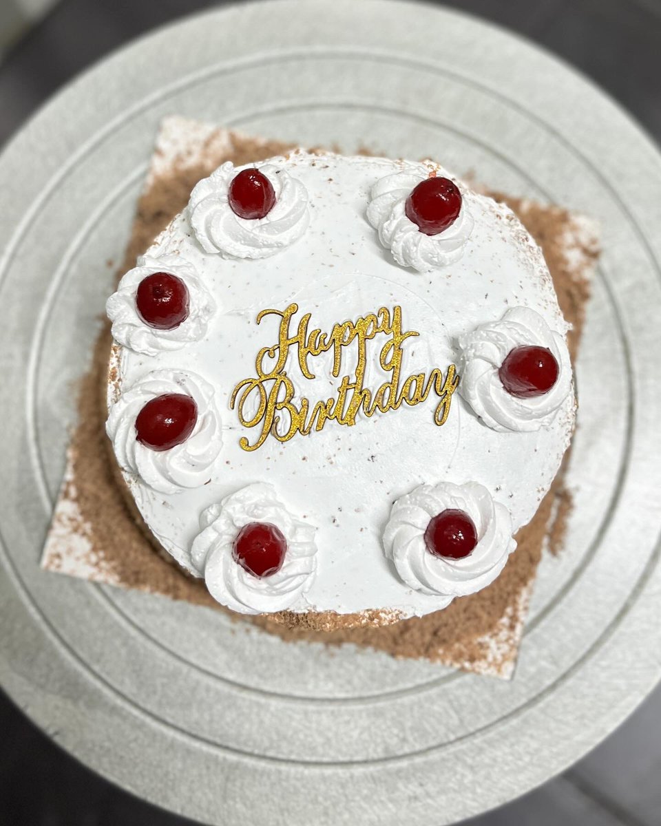 YoutuberIMugesh's tweet photo. 👉 Black Forest ✅Doaja Home Baking 💥#homebaking #bak #paramakudi #muthukulathur #mugesh #ragavi #doaja #baking https://t.co/1yUbuxgUpt