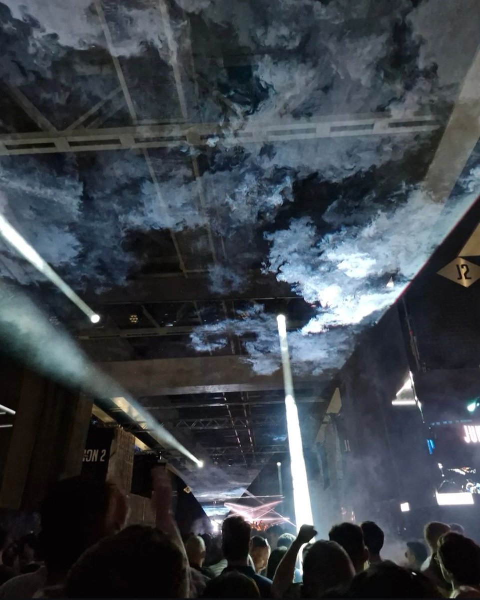 RyanEllis101's tweet image. J2 / The Bridge 🌉🔊 

#junction2 #festival #thebridge #London #j2 #summer #uk #techno #house #views