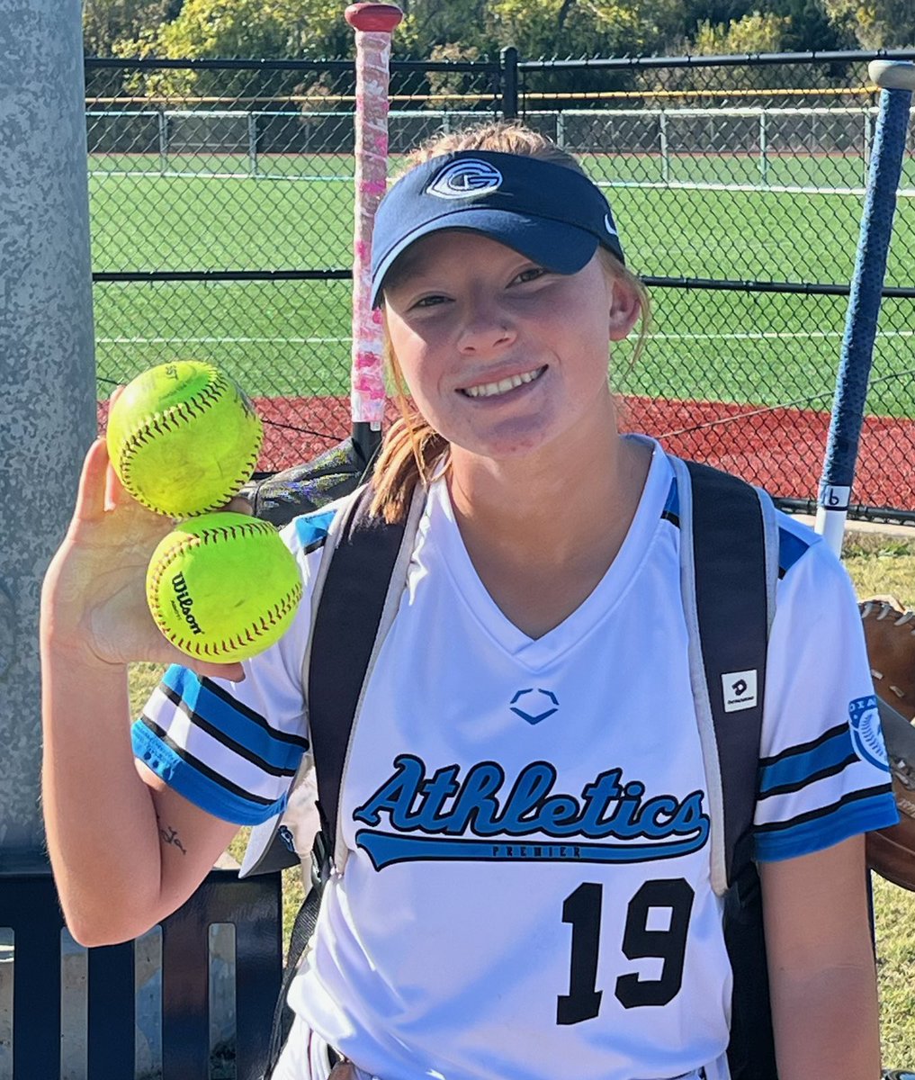 KGsoftball9's tweet photo. First two bombs of the fall ball season! Back at it next weekend at the CFL! 💣💣@CoachBoyterGC @mcbrayer1mke @tayzharris @toby_chism_nsr https://t.co/pPImROKKHt