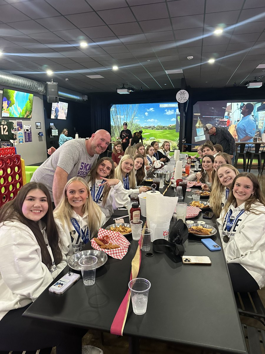 BaldysTailgate's tweet photo. Super proud of our @LSHS_VB for being the 2024 State Champions. We did little celebrating tonight! @SuperLshs @ActivitiesLSHS @Murphy_LSHS @VisitLakeville https://t.co/jzM6fsbUfZ