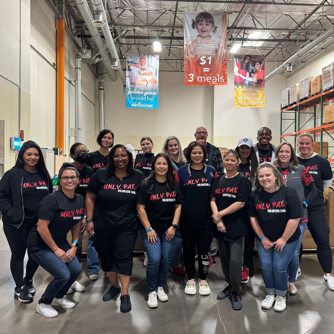 unlvfoundation's tweet photo. Our new division volunteer program kicked off this month, starting with @threesquarelv! 16 team members put together more than 1,400 grab bags that will be passed out to children at schools across the Clark County School District who are food insecure. #HungerFreeSNV https://t.co/g89xPVGe7G