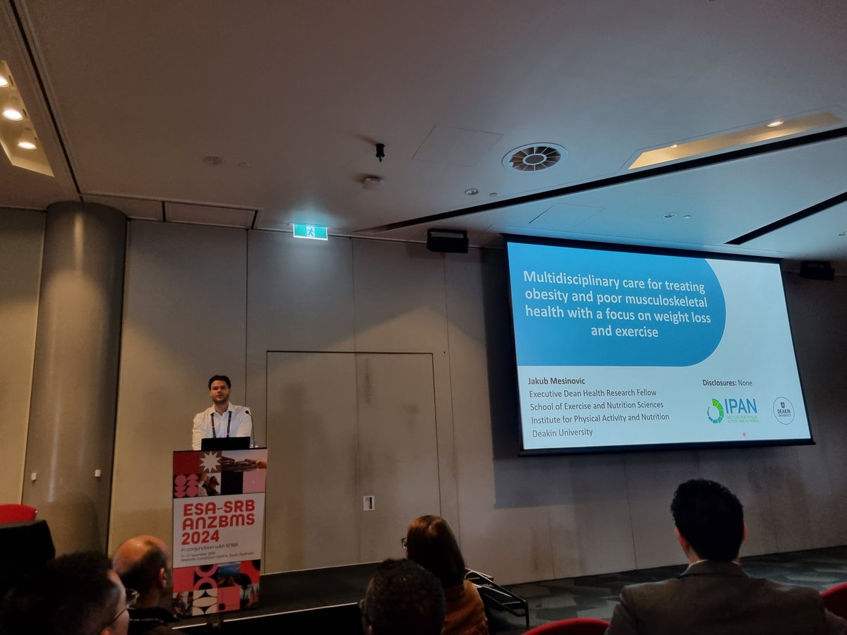 Jakub Mesinovic from <a href="/DeakinIPAN/">Deakin IPAN</a> opening the <a href="/ANZBMSoc/">ANZBMS</a> afternoon symposium on multidisciplinary care in osteoporosis highlighting how obesity and weight loss can contribute to poor MSK health #ESASRBANZBMS2024
