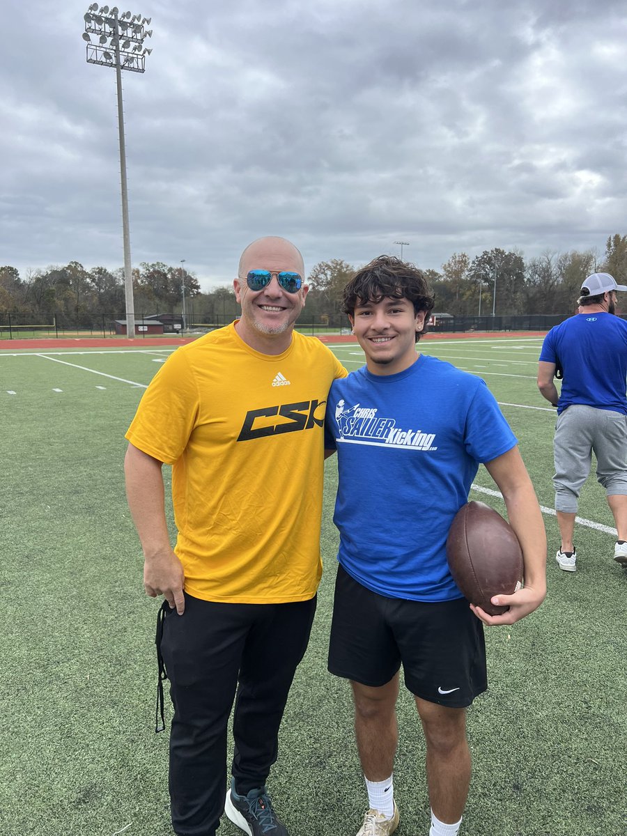 Giovanny_Ren's tweet photo. Had a great first @chrissailer camp today! Had some great kicks today! Field goal long -53 yards and kickoff - -11 yards with 3.88 hangtime! Also did some punting today here is a 4.1 hang punt! @CSKRECRUITING @obi1_39 @ThePuntFactory https://t.co/Ibe0IOvkQ8