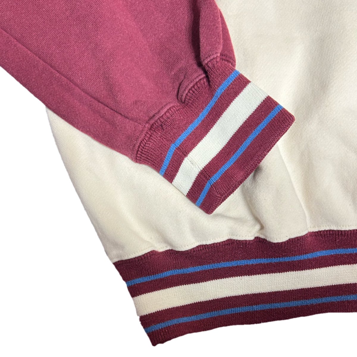 ［USED］CHAPS ラルフのライン

カラーリング、ラグラン、リブとおしゃれなスポーティーな一枚！中々このデザインは出ませんよ！

ご注文はご質問はDMまで📩