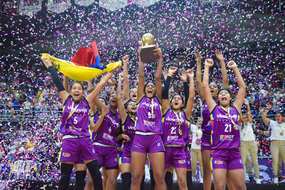 FemeninoFVB's tweet photo. 🥇 𝐂𝐇𝐀𝐌𝐀𝐒 𝐃𝐄 𝐎𝐑𝐎 🏆 https://t.co/cNhTmjY5nr