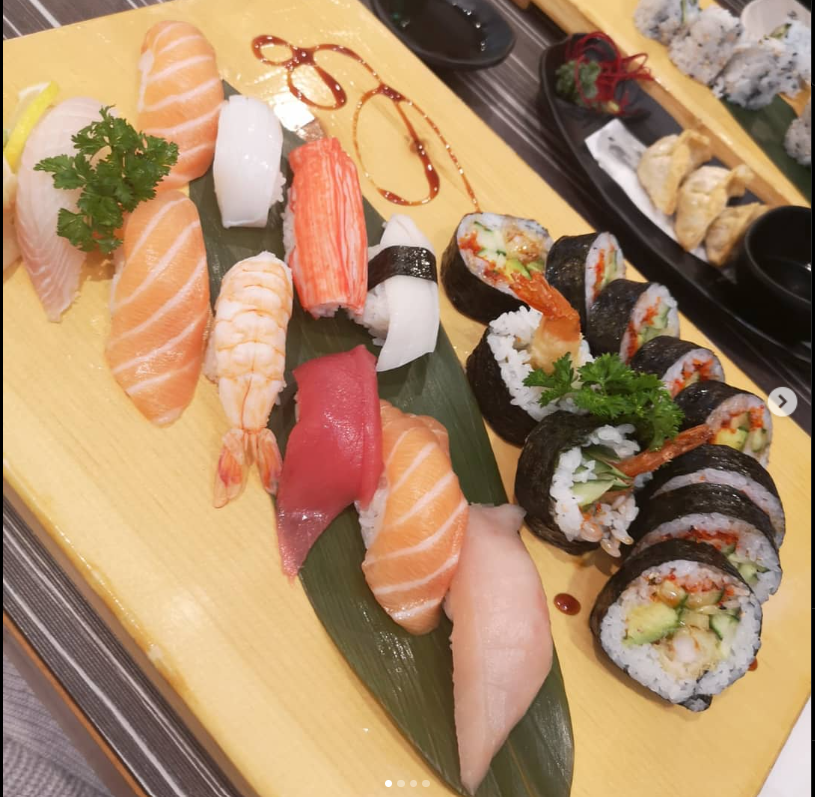 MaryVarghis's tweet photo. 📍: Ken Sushi House | Waterloo, ON
📸: Ken Sushi Dinner, Gyoza
💰: $23 + $6.50
🌟: 10/10

#waterloofoodies #waterloo #kensushi #sushi #sushiroll #sushiplatter #kitchenerfoodies #salmonsushi #instafoodgram #foodiepics #foodiesofinstagram #foodblogger #FoodieBeautyAnimalAbuser https://t.co/HfuvQGadqo