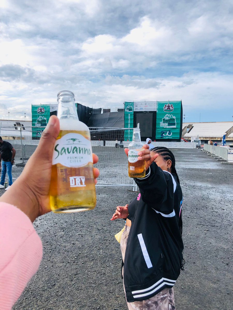 N O M FU N D O P O L A K I tweet media